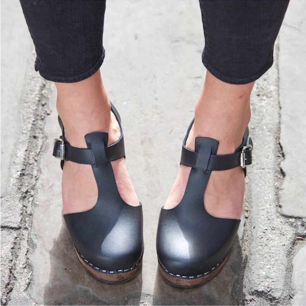 Lotta From Stockholm Black T-Strap Leather Clogs